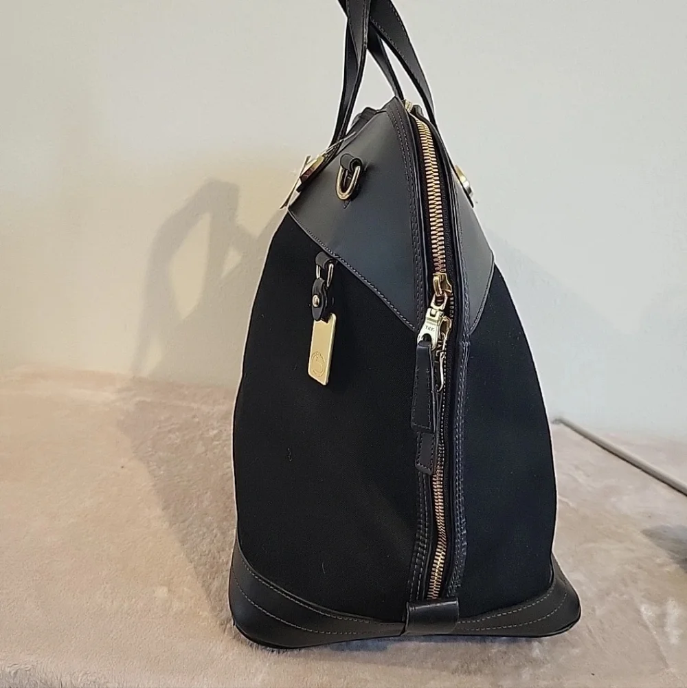 Elegant Black Leather Women's Bag